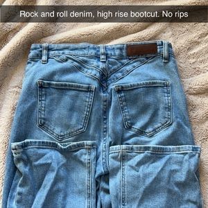 Flattering V design 28x32